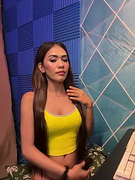 Show modela Bomb_Maddy na web-kameri