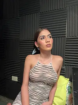 عرض كام maddy_forsure