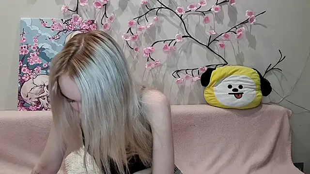 MisaMew Adlı Modelin Canlı XXX Sohbeti