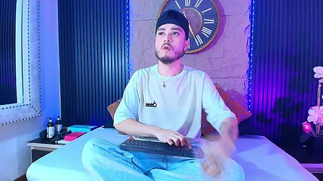 Show modela Salvattore_Muller na web-kameri
