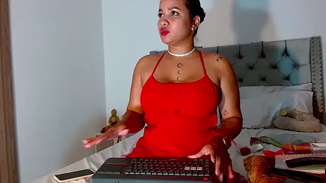 celeneortii's Live XXX Chat