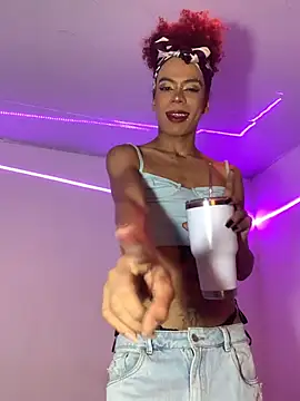 julietha_sexy: διαδικτυακό σόου στην κάμερα