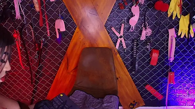 عرض كام Miss_Juliett_bdsm