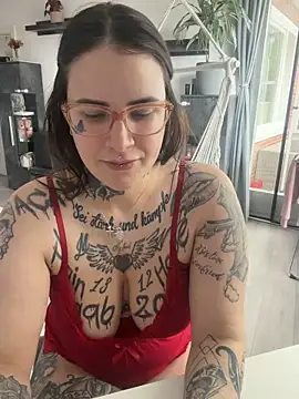Chat +18 de NyxTattoo ao vivo