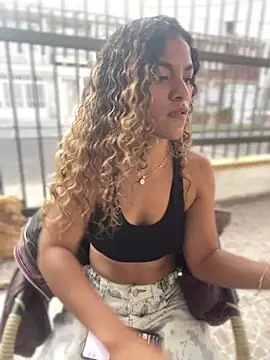 XXX chat uživo modela AngelPinkk_