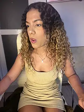 AngelPinkk_ Adlı Modelin Canlı XXX Sohbeti
