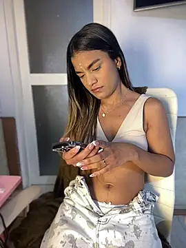 Chat +18 de AngelPinkk_ ao vivo