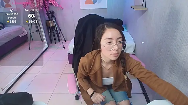دردشة Veronica_miiller الجنسية المباشرة