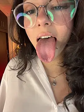 TeaseDollXXX's Webcam Show