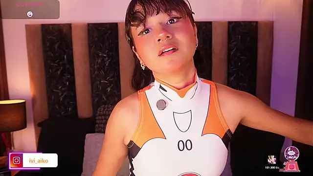 Show modela Ivi_Aiko na web-kameri