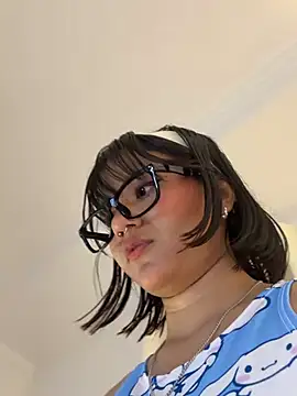 Ivi_Aiko Pertunjukan Webcam