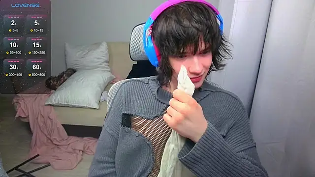 LeonBoykisser: вебкам-шоу