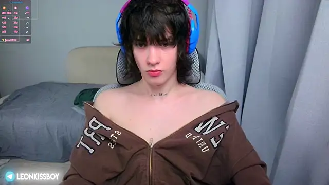LeonBoykisser 网络视讯表演