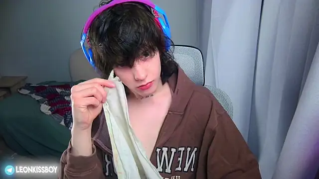 LeonBoykisser Pertunjukan Webcam