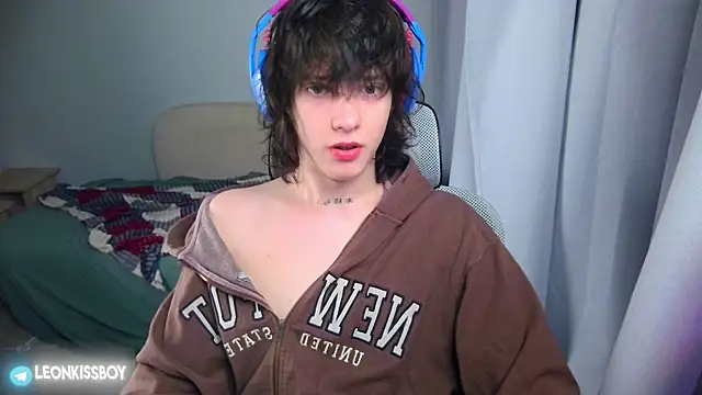 LeonBoykisser Pertunjukan Webcam
