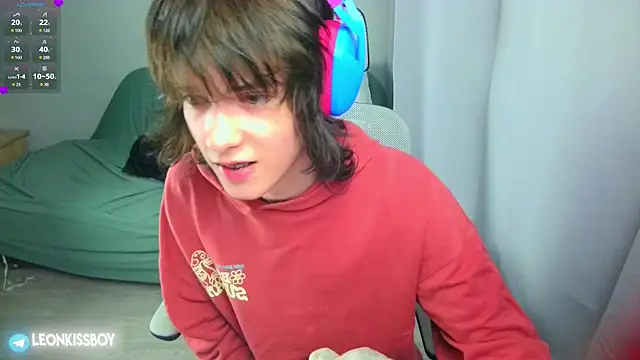 Show modela LeonBoykisser na web-kameri
