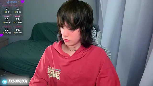 Show modela LeonBoykisser na web-kameri