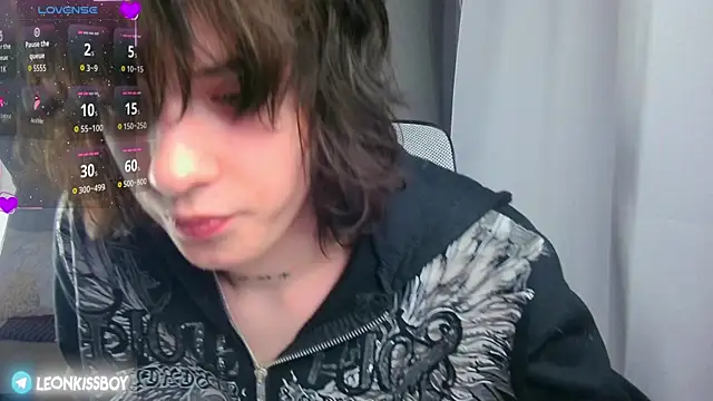 LeonBoykisser Show in webcam