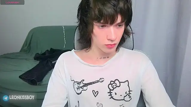 LeonBoykisser Show in webcam
