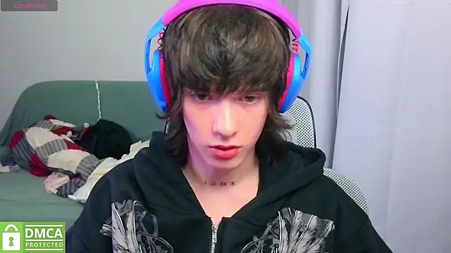 LeonBoykisser: вебкам-шоу