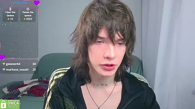 Show modela LeonBoykisser na web-kameri