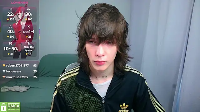 LeonBoykisser webcam show
