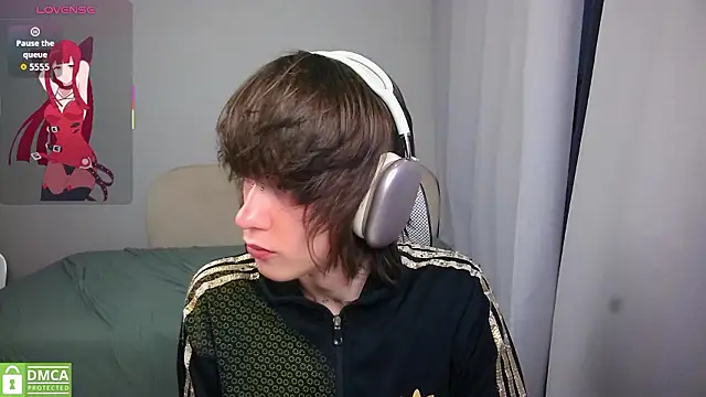 LeonBoykisser webcam show