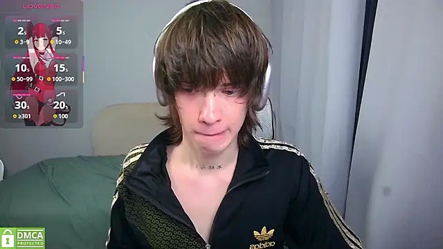 LeonBoykisser webcam show