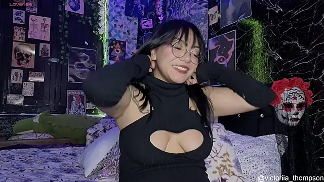 Chat +18 de victoriia_thompson ao vivo