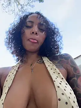 Chatroom XXX en direct de LizStorm_