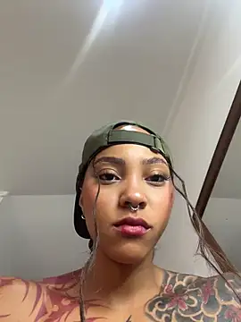 LizStorm_ Pertunjukan Webcam