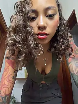 LizStorm_ লাইভ XXX চ্যাট