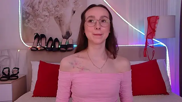 Emily_Simon Live XXX-Chat