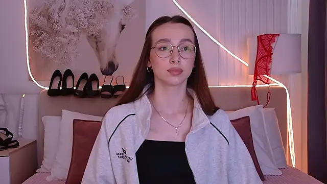 Emily_Simon Live XXX-chat