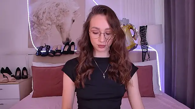 XXX chat uživo modela Emily_Simon