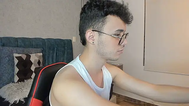 Pokazy przed kamerką – Alhan_Twink