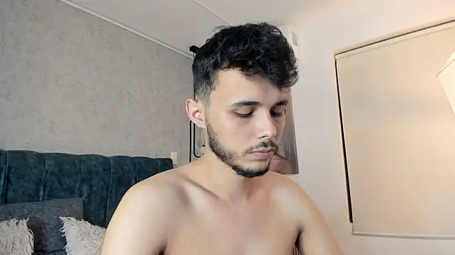 Alhan_Twink Show in webcam