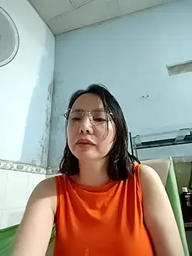 Famrita Adlı Modelin Canlı Sohbet Odası