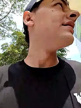 attractive-sexx webkamerás műsora