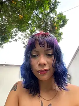 Namii_cute: διαδικτυακό σόου στην κάμερα