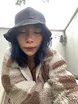 Namii_cute Show in webcam