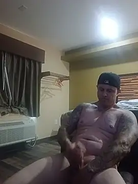 ThickaThuckDick07: διαδικτυακό σόου στην κάμερα