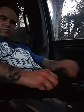 הופעת וובקאם של ThickaThuckDick07
