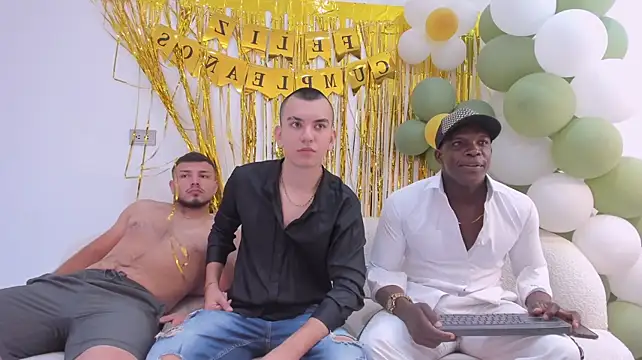 عرض كام friendslymens