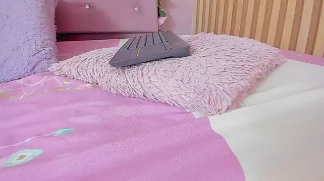 lovely__kiss__'s Live XXX Chat