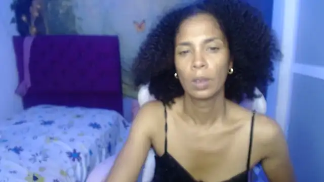 rosa_skinny's Live XXX Chat
