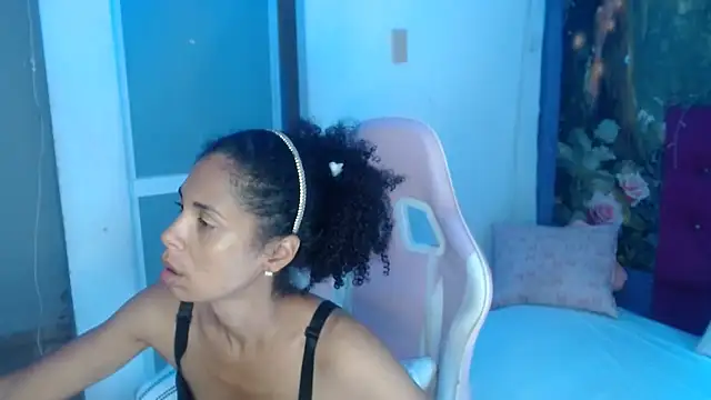 rosa_skinny – Naživo XXX chat