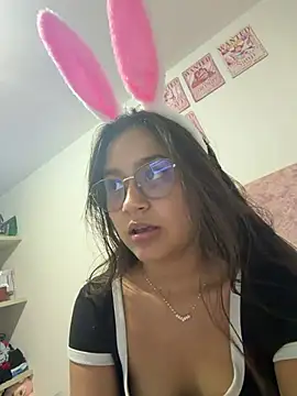 Chatroom XXX en direct de ivette_swan