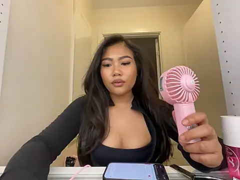 TitiTinyThai webcam show