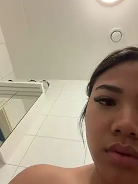 TitiTinyThai webcam show